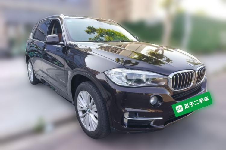 Used BMW X5 2017 xDrive28i Front Right 45 Deg