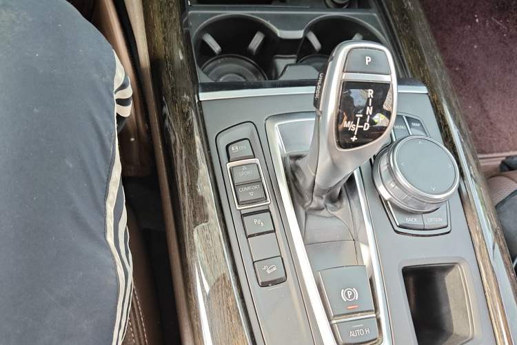 Used BMW X5 2017 xDrive35i M Sport Edition Gear Lever