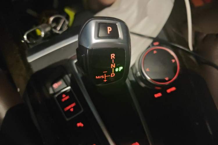 Used BMW X5 2017 xDrive28i Gear Lever
