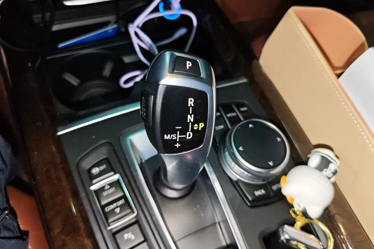 Used BMW X5 2017 xDrive35i Elegant Edition Gear Lever