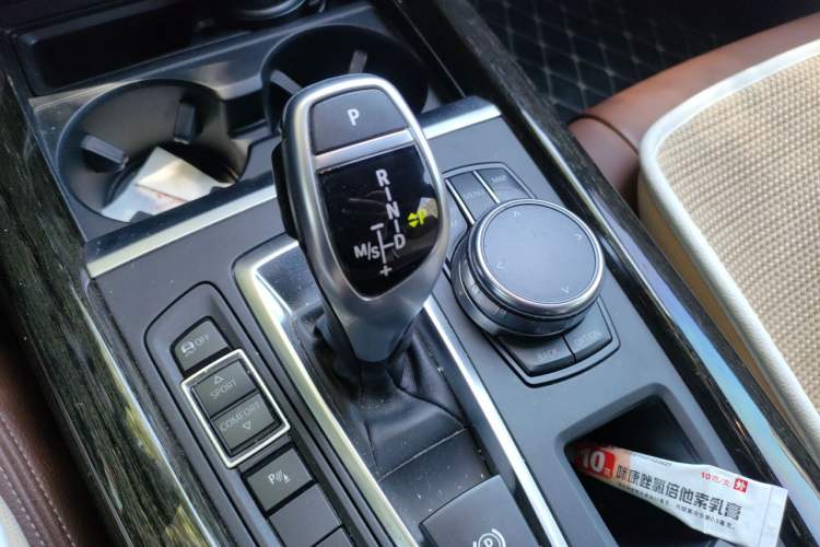 Used BMW X5 2017 xDrive35i M Sport Edition Gear Lever