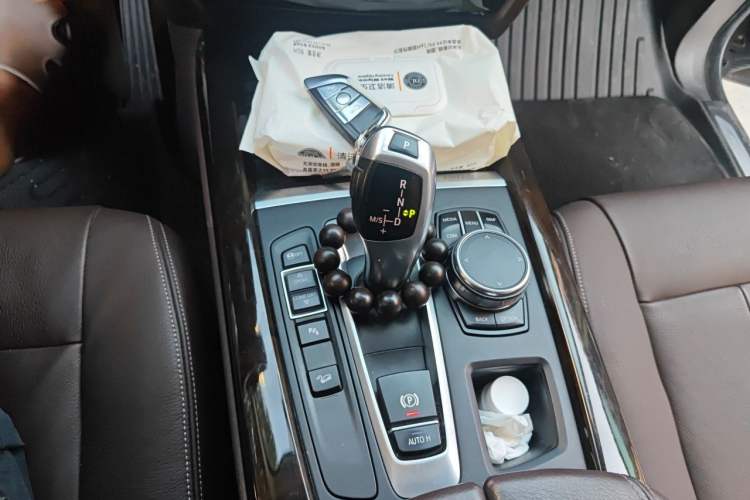 Used BMW X5 2017 xDrive35i Elegant Edition Gear Lever