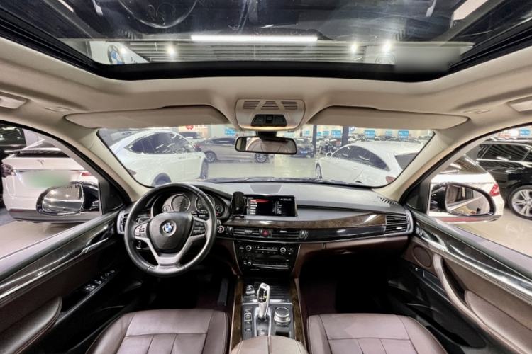 Used BMW X5 2017 xDrive28i Interior 1