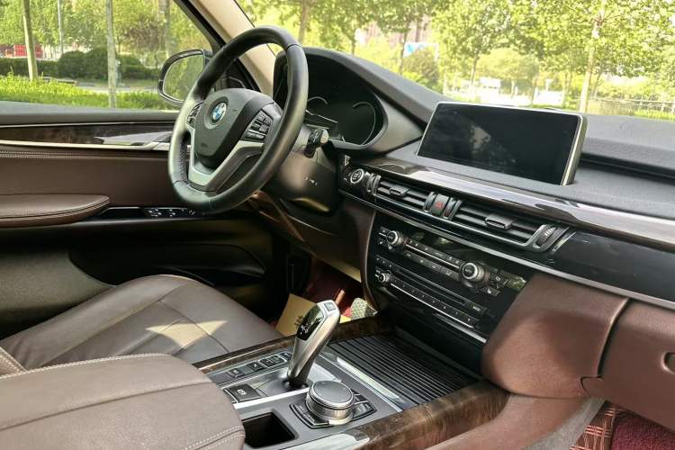 Used BMW X5 2017 xDrive35i Elegant Edition Interior 1