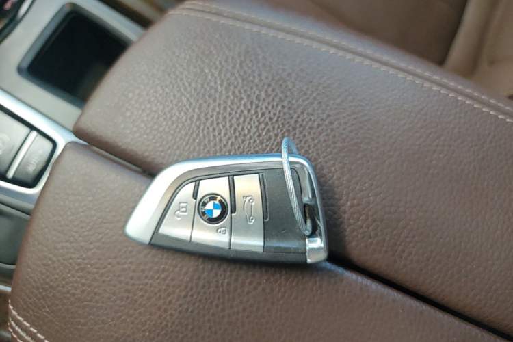 Used BMW X5 2017 xDrive28i Interior 1
