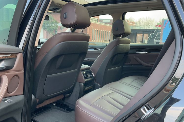 Used BMW X5 2017 xDrive28i Interior 1
