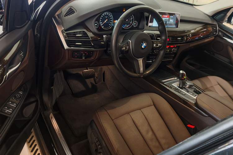 Used BMW X5 2017 xDrive35i Elegant Edition Interior 1