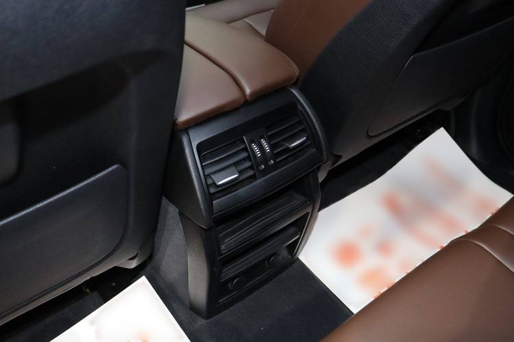 Used BMW X5 2017 xDrive35i Middle East Interior 11