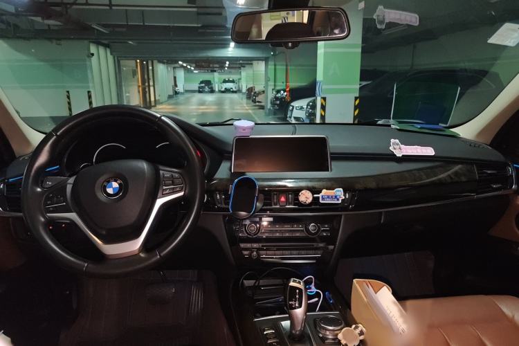 Used BMW X5 2017 xDrive35i Elegant Edition Interior 2
