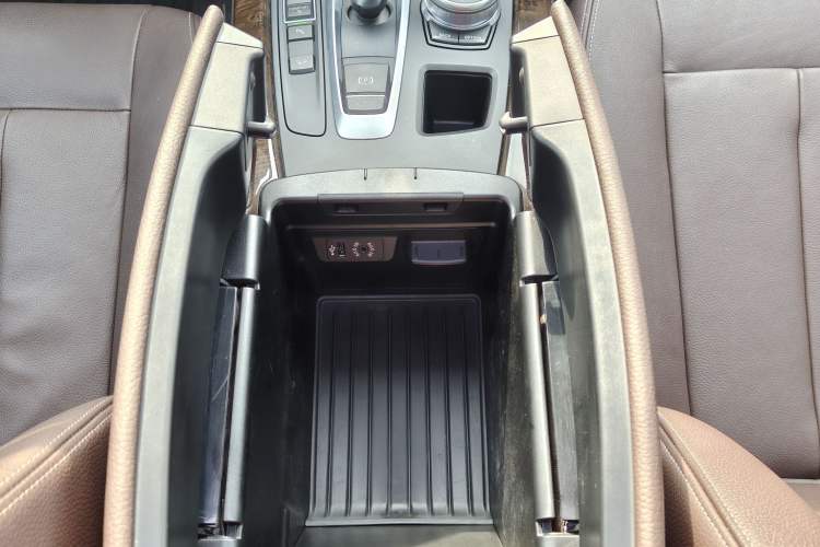 Used BMW X5 2017 xDrive28i Interior 2
