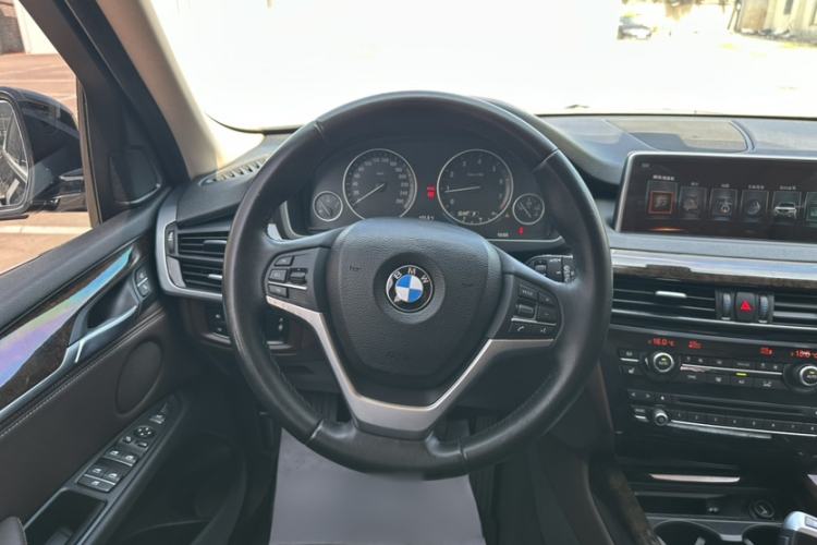 Used BMW X5 2017 xDrive28i Interior 2