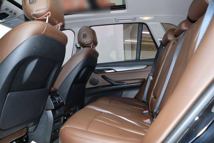 Used BMW X5 2017 xDrive35i Middle East Interior 3