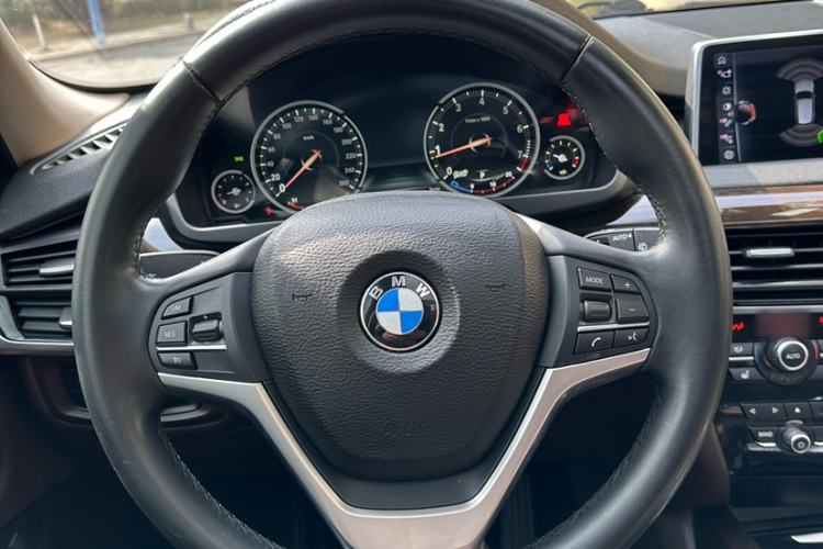 Used BMW X5 2017 xDrive28i Interior 3