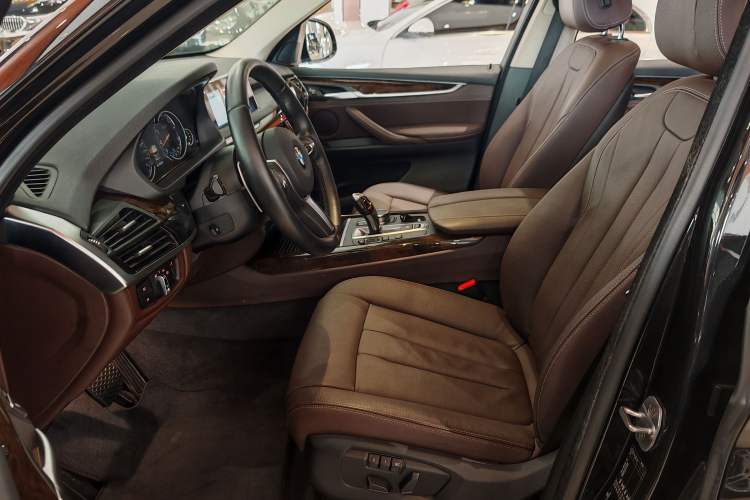 Used BMW X5 2017 xDrive35i Elegant Edition Interior 3