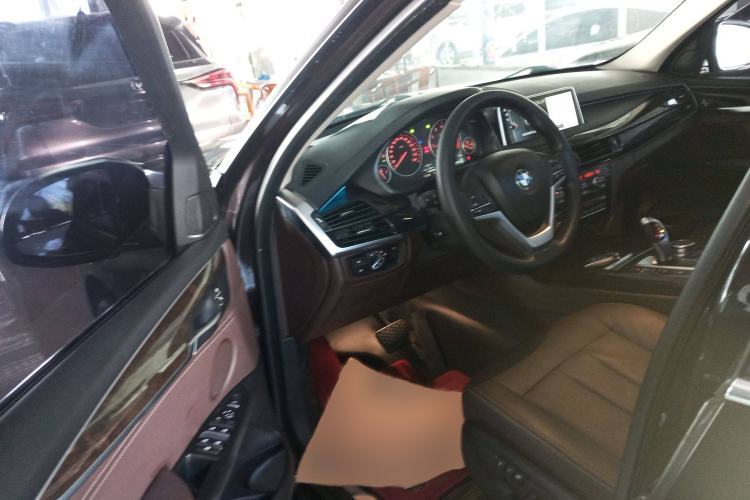 Used BMW X5 2017 xDrive28i Interior 3