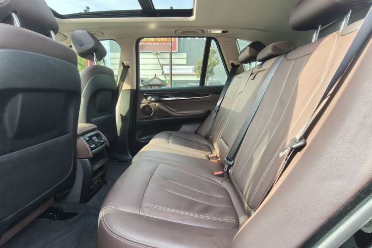 Used BMW X5 2017 xDrive28i Interior 4