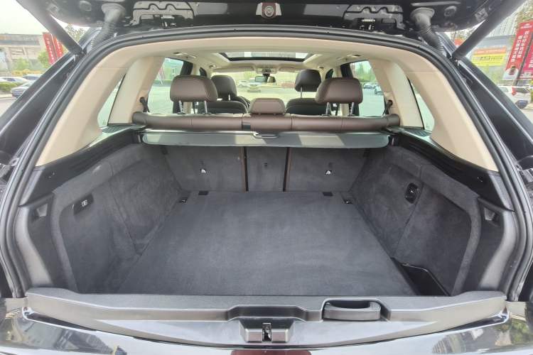 Used BMW X5 2017 xDrive28i Interior 5