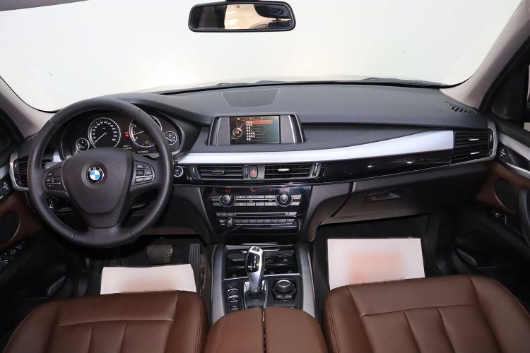 Used BMW X5 2017 xDrive35i Middle East Interior 5