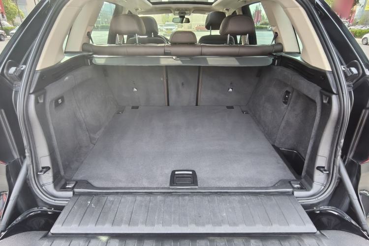 Used BMW X5 2017 xDrive28i Interior 6