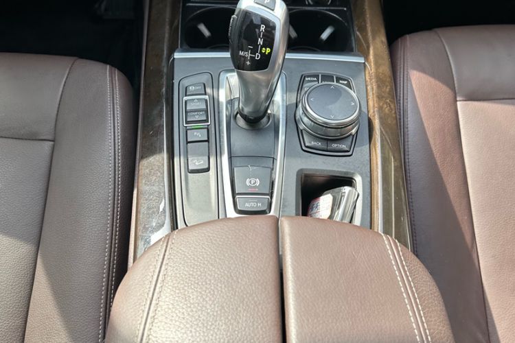 Used BMW X5 2017 xDrive28i Interior 6