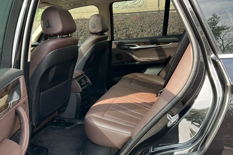 Used BMW X5 2017 xDrive28i Interior 8