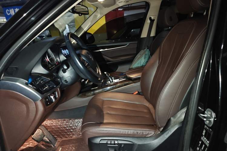 Used BMW X5 2017 xDrive28i Left Front Seat