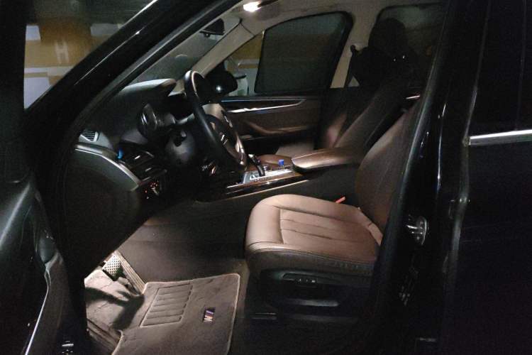 Used BMW X5 2017 xDrive28i Left Front Seat