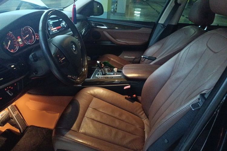 Used BMW X5 2017 xDrive35i Middle East Left Front Seat