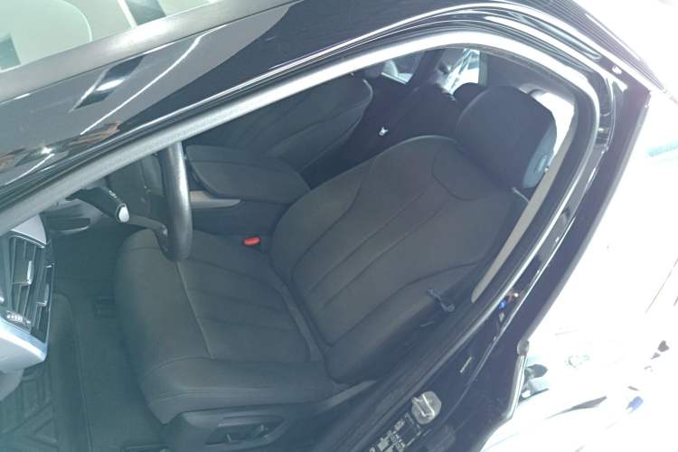 Used BMW X5 2017 xDrive35i Middle East Left Front Seat