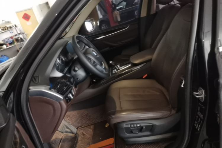 Used BMW X5 2017 xDrive28i Left Front Seat