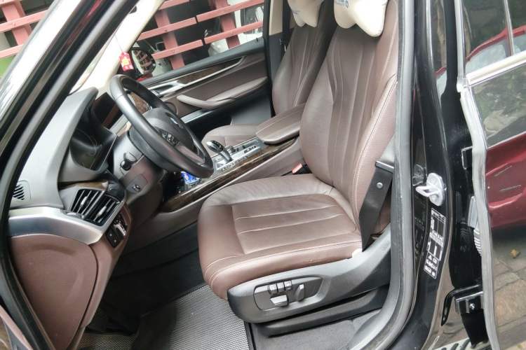 Used BMW X5 2017 xDrive28i Left Front Seat