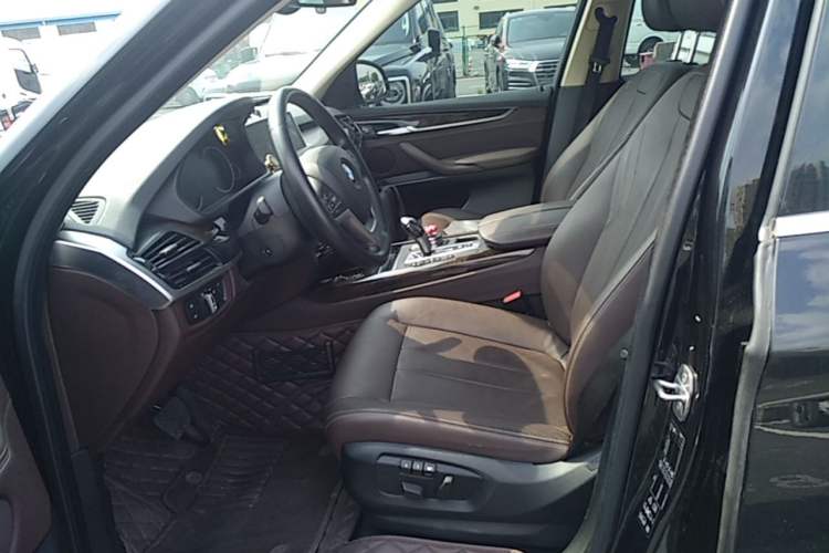 Used BMW X5 2017 xDrive28i Left Front Seat