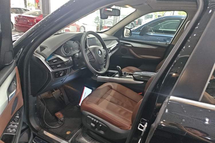 Used BMW X5 2017 xDrive35i Middle East Left Front Seat
