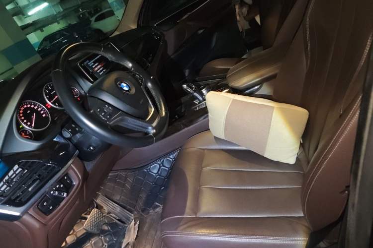Used BMW X5 2017 xDrive28i Left Front Seat