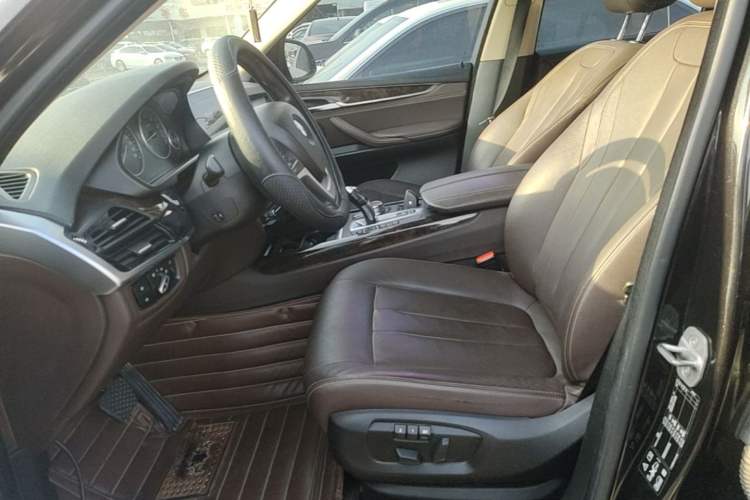 Used BMW X5 2017 xDrive28i Left Front Seat
