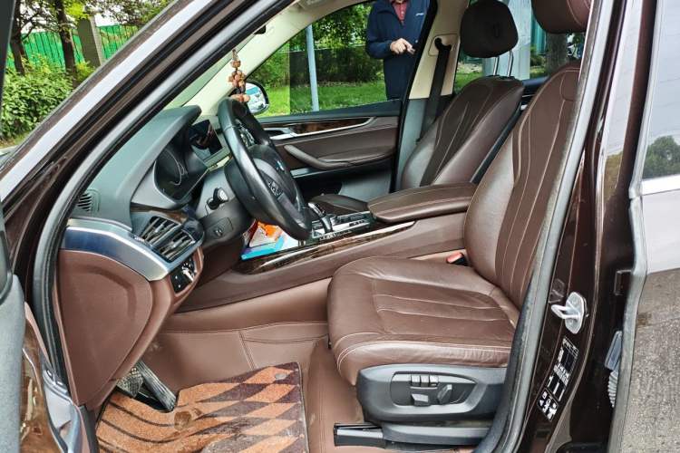 Used BMW X5 2017 xDrive28i Left Front Seat