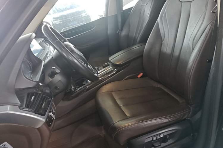 Used BMW X5 2017 xDrive28i Left Front Seat