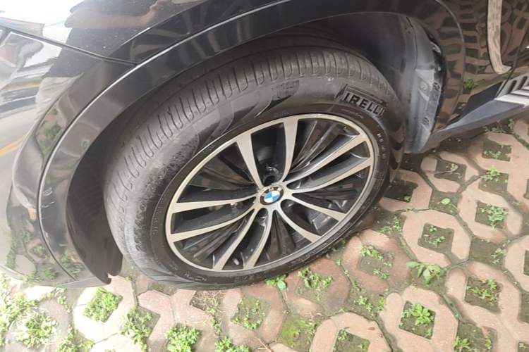 Used BMW X5 2017 xDrive28i Left Front Wheel Hub