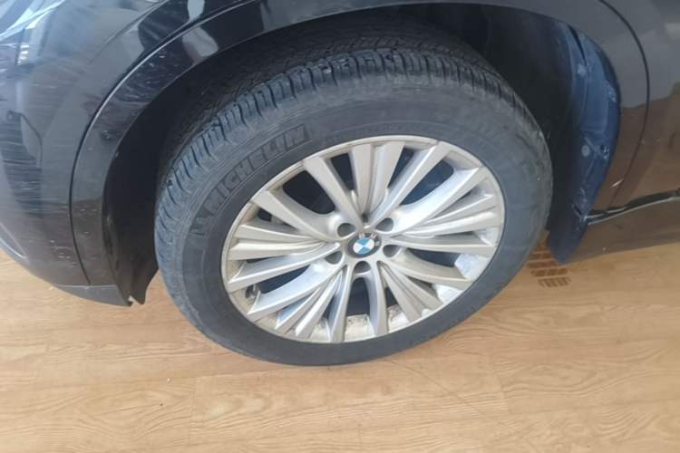 Used BMW X5 2017 xDrive28i Left Front Wheel Hub