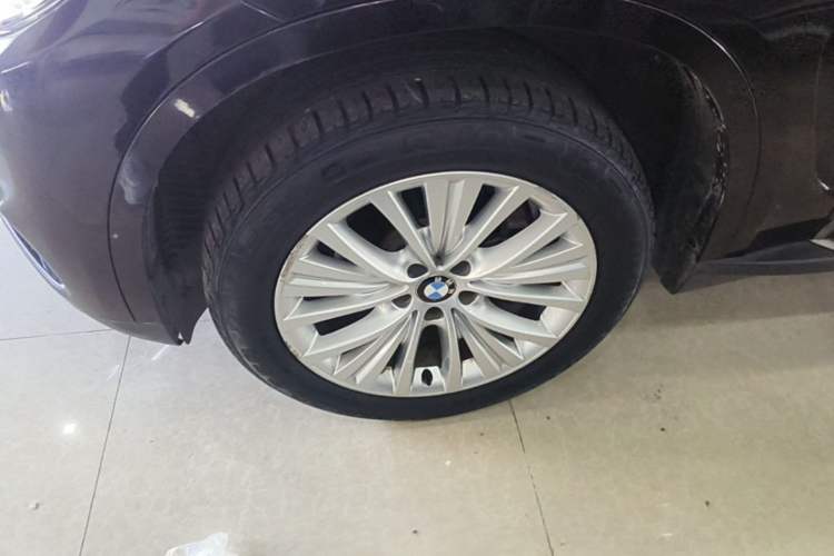 Used BMW X5 2017 xDrive28i Left Front Wheel Hub
