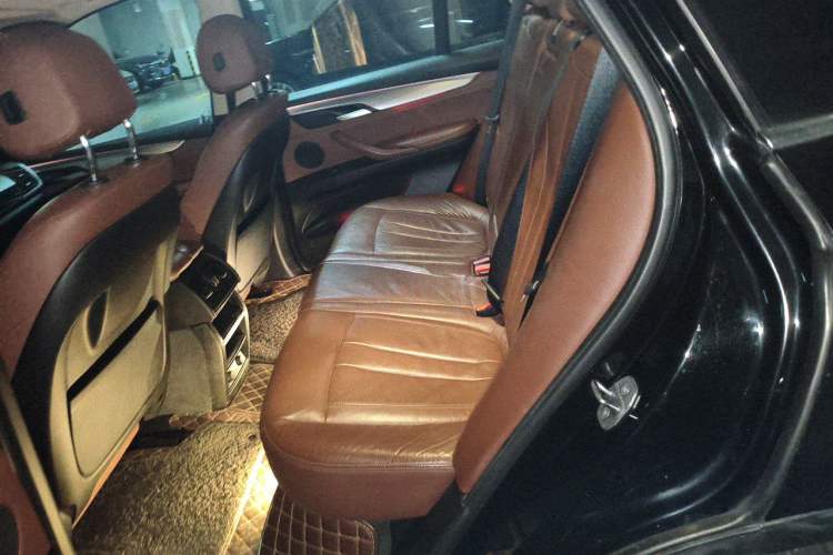 Used BMW X5  Left Rear Seat