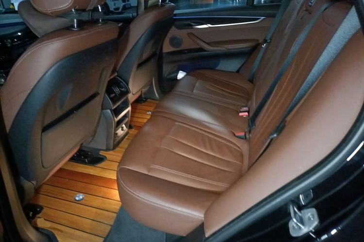 Used BMW X5  Left Rear Seat
