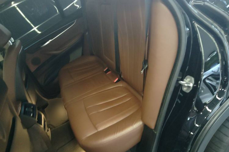 Used BMW X5 2017 xDrive35i Premium Luxury Middle East Left Rear Seat