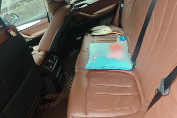 Used BMW X5  Left Rear Seat
