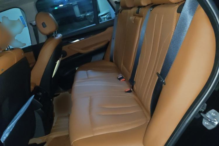 Used BMW X5  Left Rear Seat