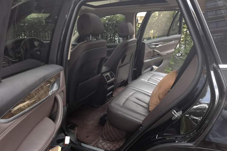 Used BMW X5 2017 xDrive28i Left Rear Seat