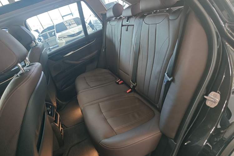 Used BMW X5 2017 xDrive28i Left Rear Seat