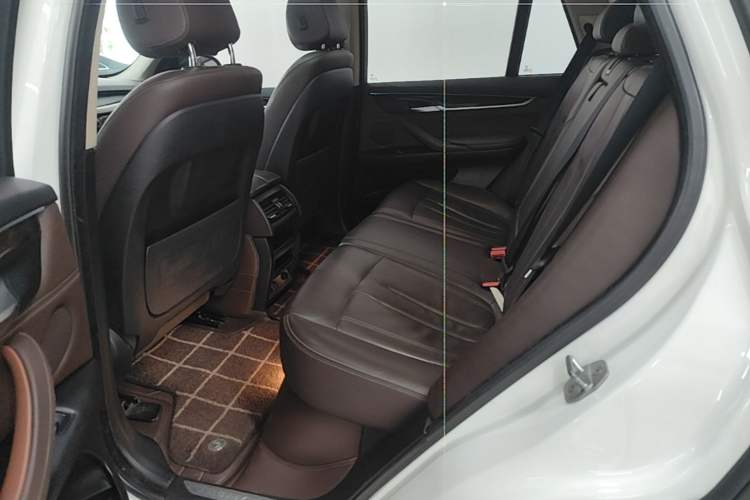 Used BMW X5 2017 xDrive28i Left Rear Seat
