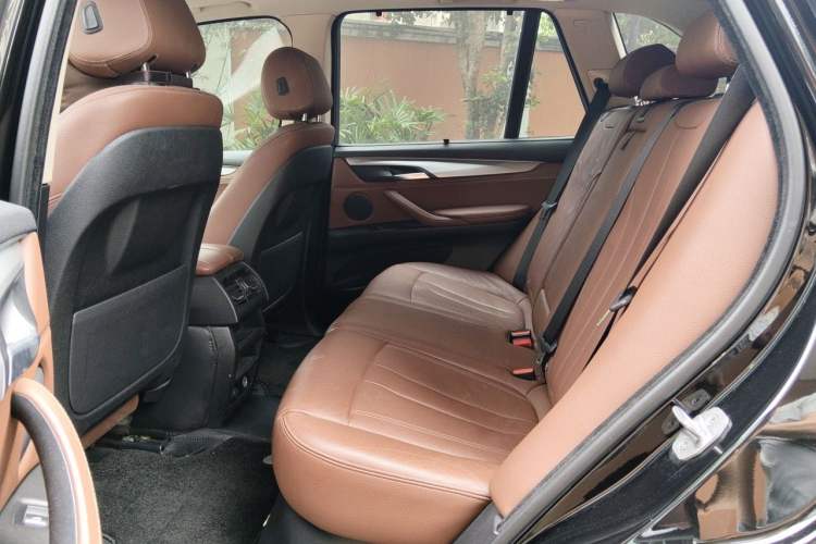 Used BMW X5  Left Rear Seat