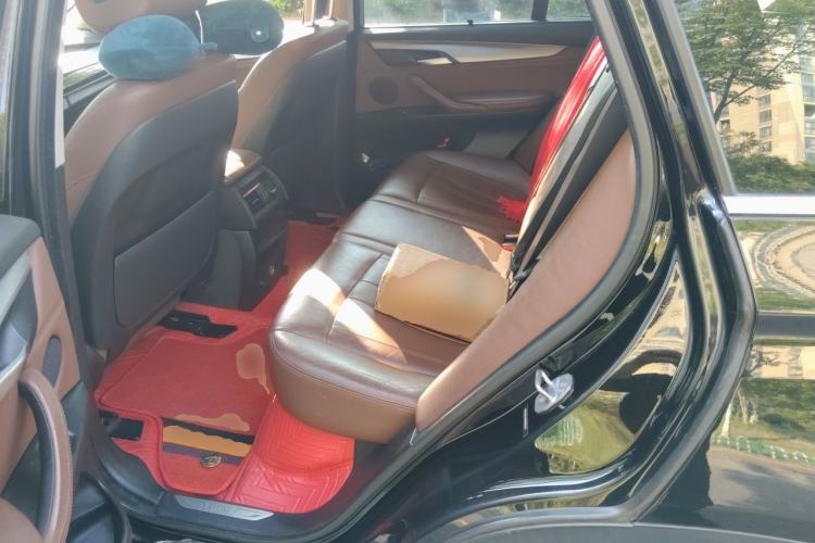 Used BMW X5  Left Rear Seat